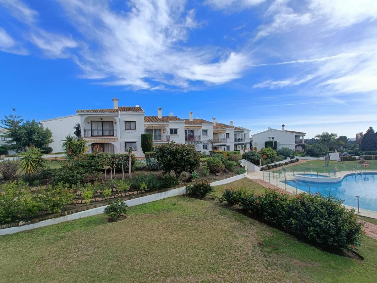 2 Bed Top Floor Apartment in Estepona