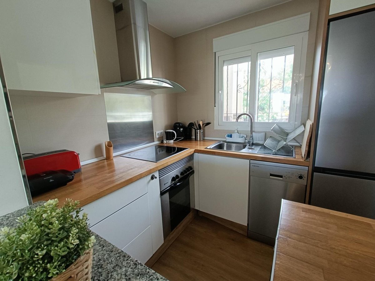 2 Bed Top Floor Apartment in Estepona