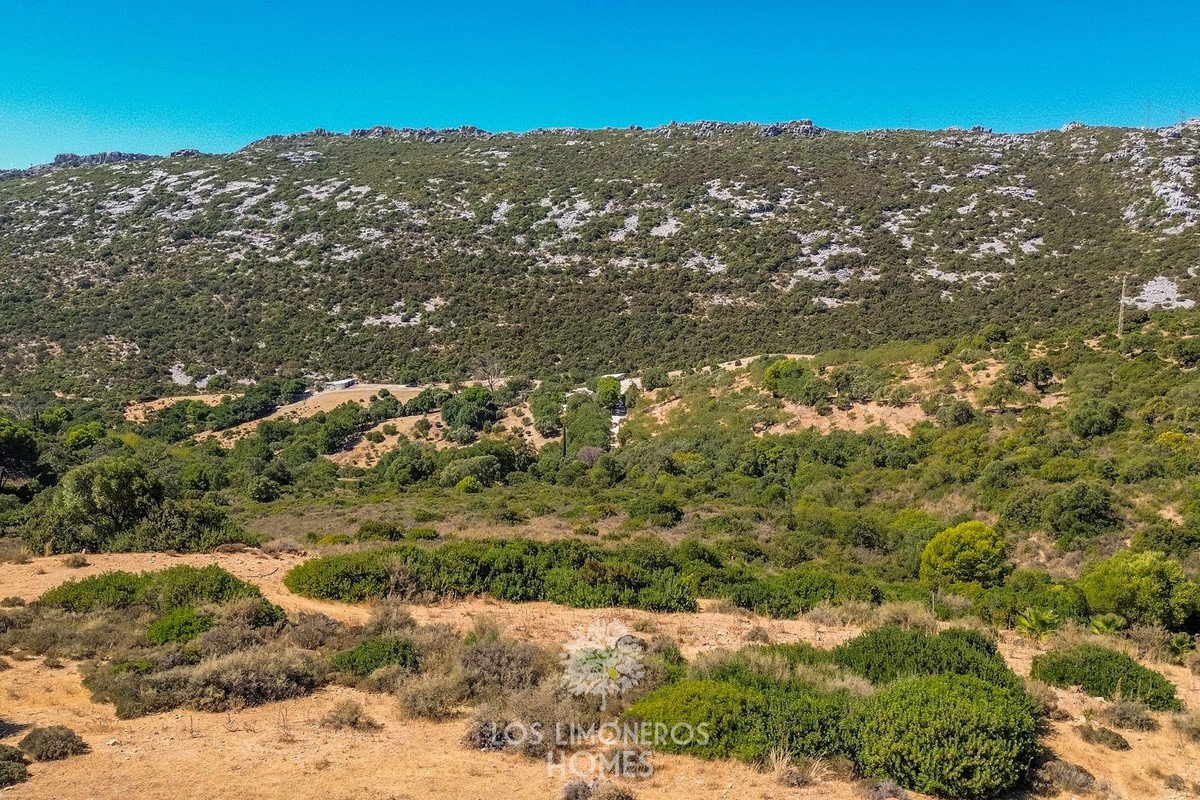 Land in Casares