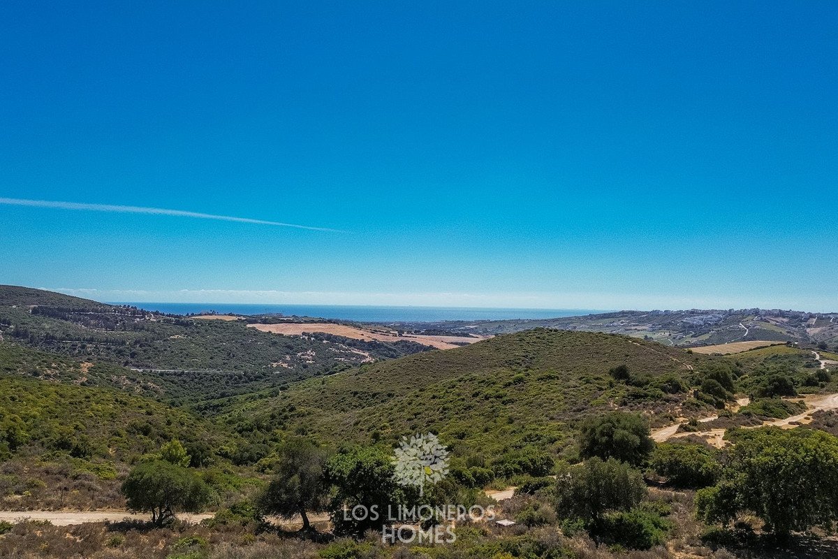 Land in Casares