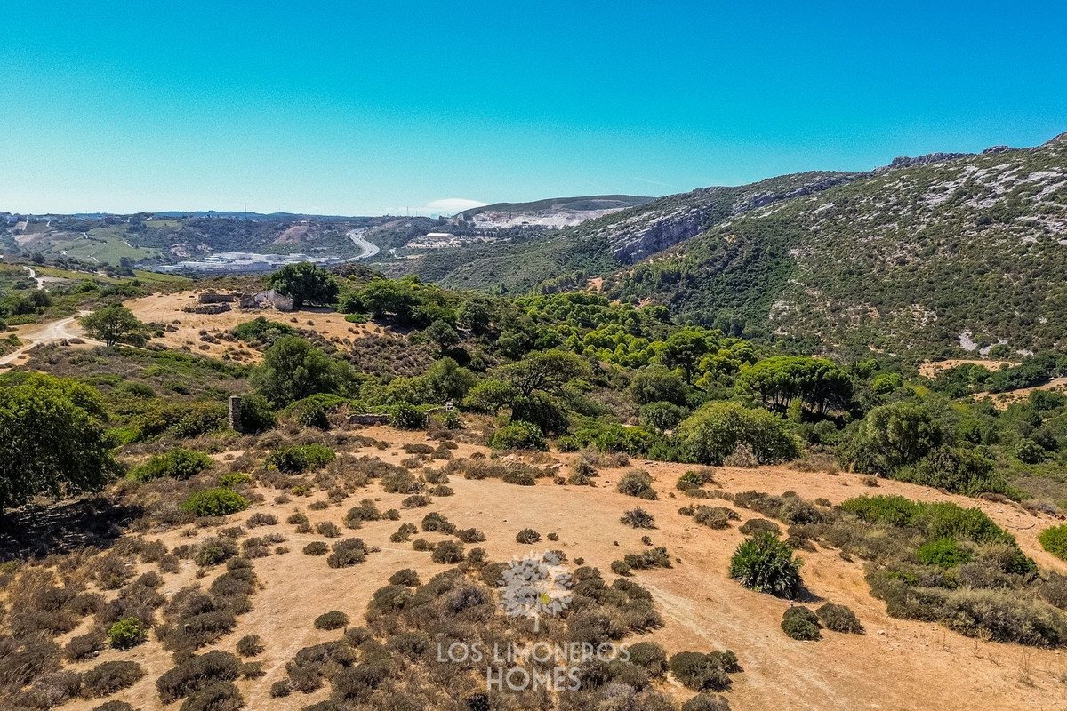 Land in Casares