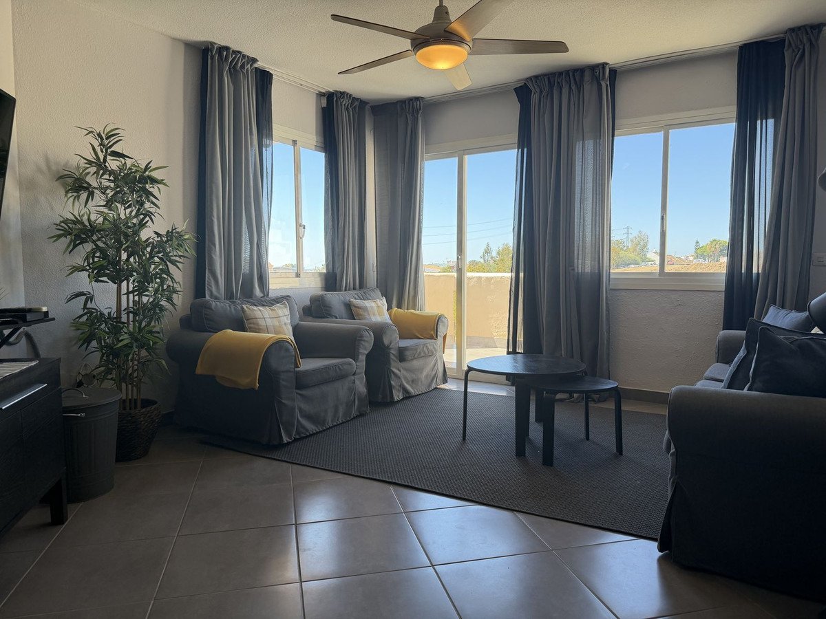 2 Bed Top Floor Apartment in Riviera del Sol
