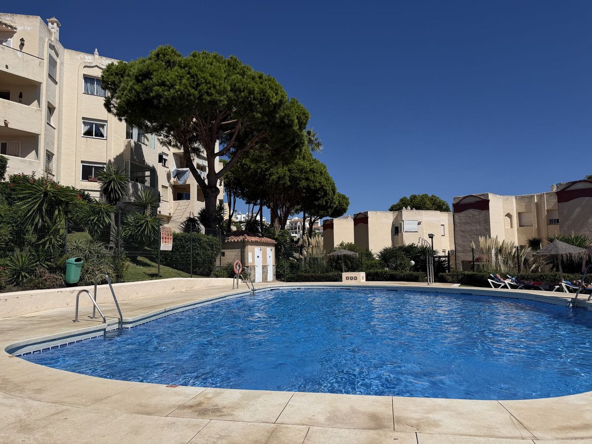 2 Bed Top Floor Apartment in Riviera del Sol