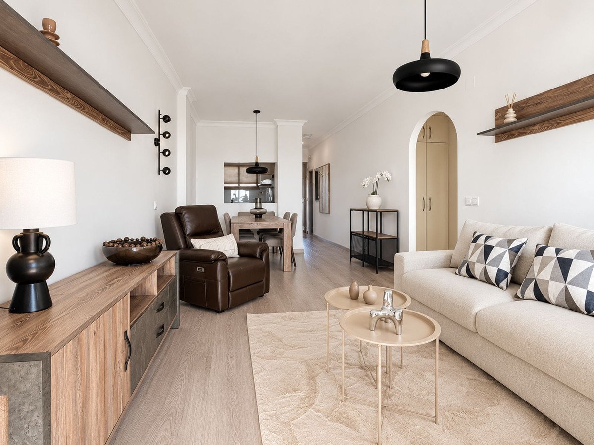 1 Bed Middle Floor Apartment in The Golden Mile
