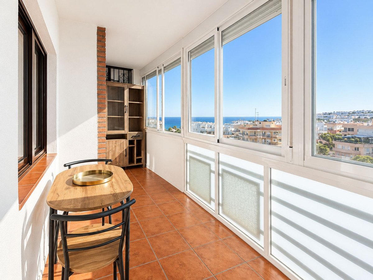 1 Bed Middle Floor Apartment in The Golden Mile