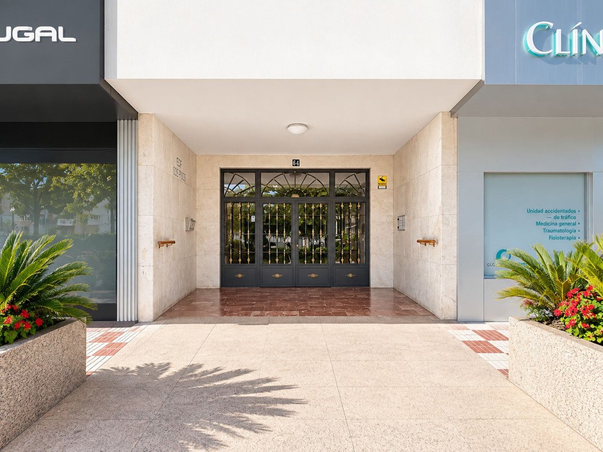 1 Bed Middle Floor Apartment in The Golden Mile