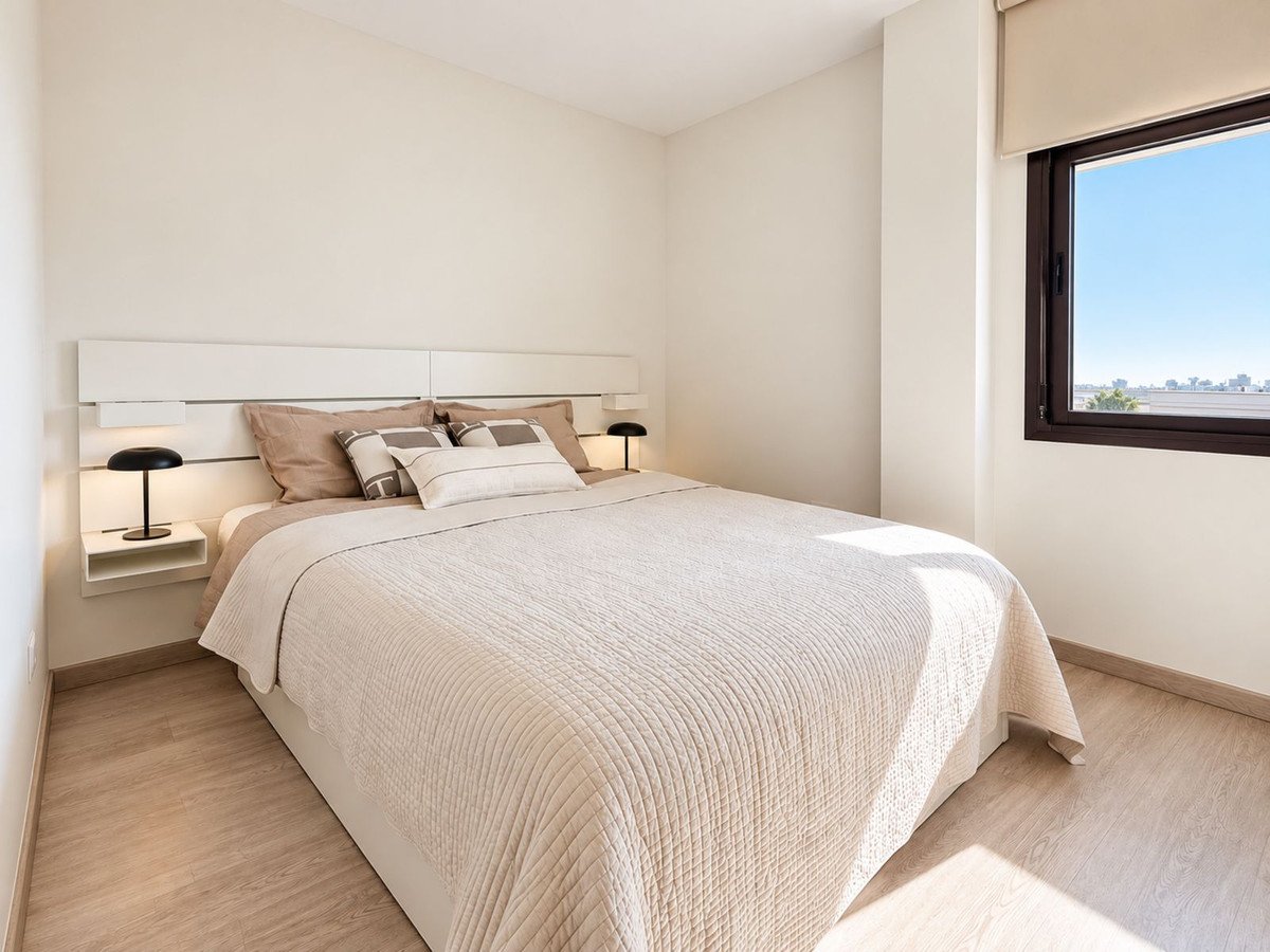 1 Bed Middle Floor Apartment in The Golden Mile