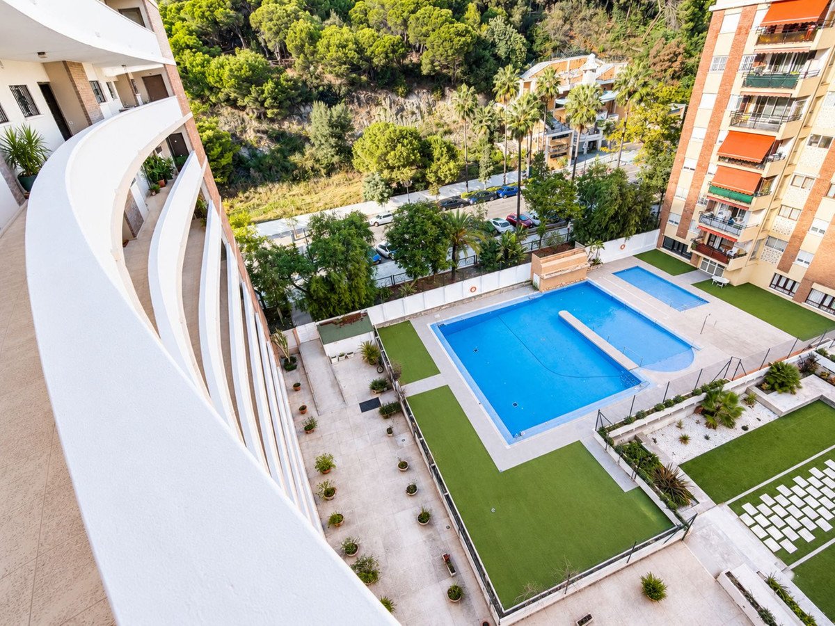 1 Bed Middle Floor Apartment in The Golden Mile