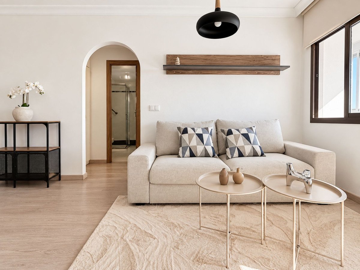 1 Bed Middle Floor Apartment in The Golden Mile