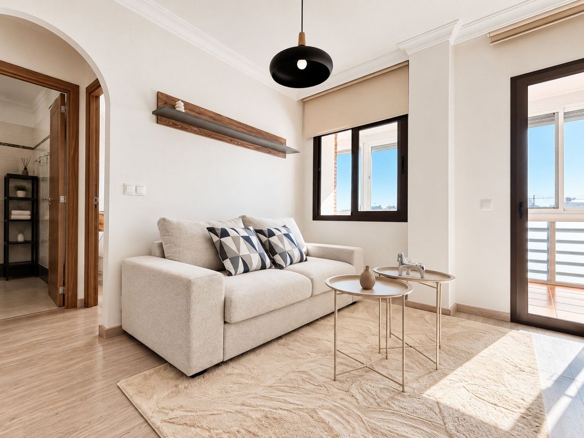 1 Bed Middle Floor Apartment in The Golden Mile