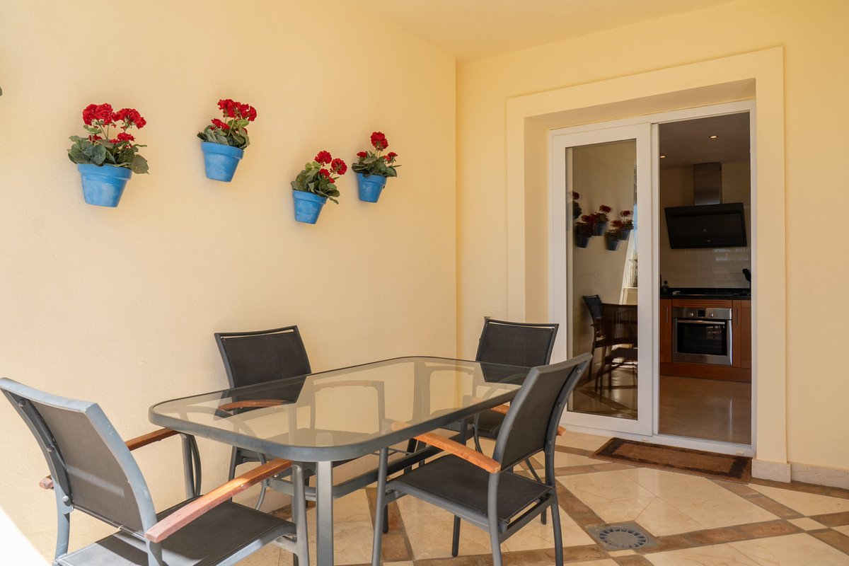 2 Bed Middle Floor Apartment in Casares