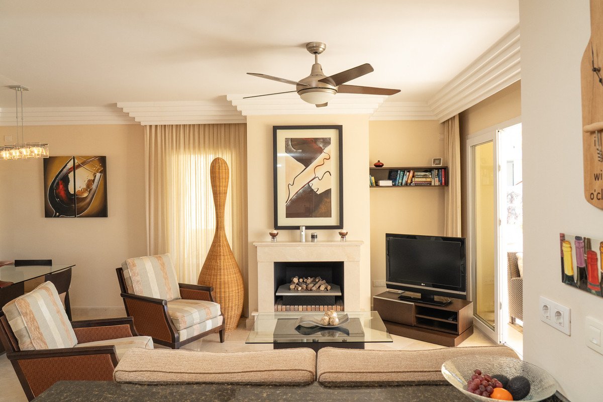 2 Bed Middle Floor Apartment in Casares