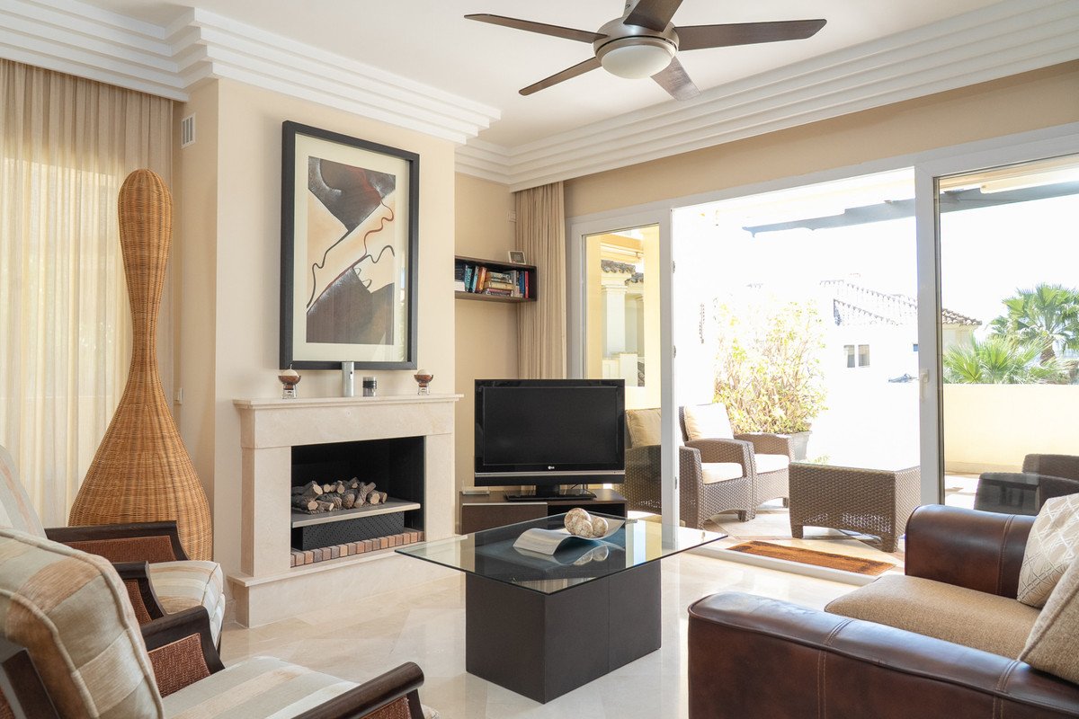 2 Bed Middle Floor Apartment in Casares