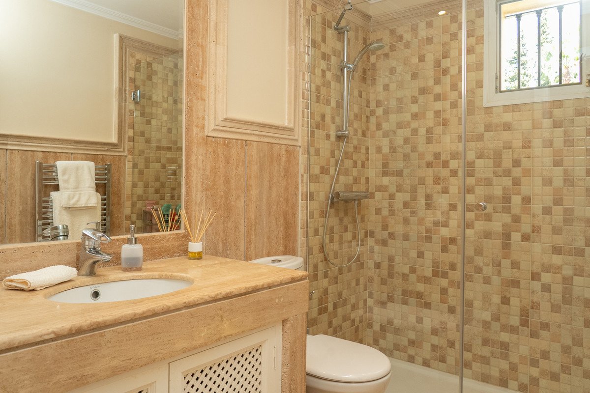 2 Bed Middle Floor Apartment in Casares