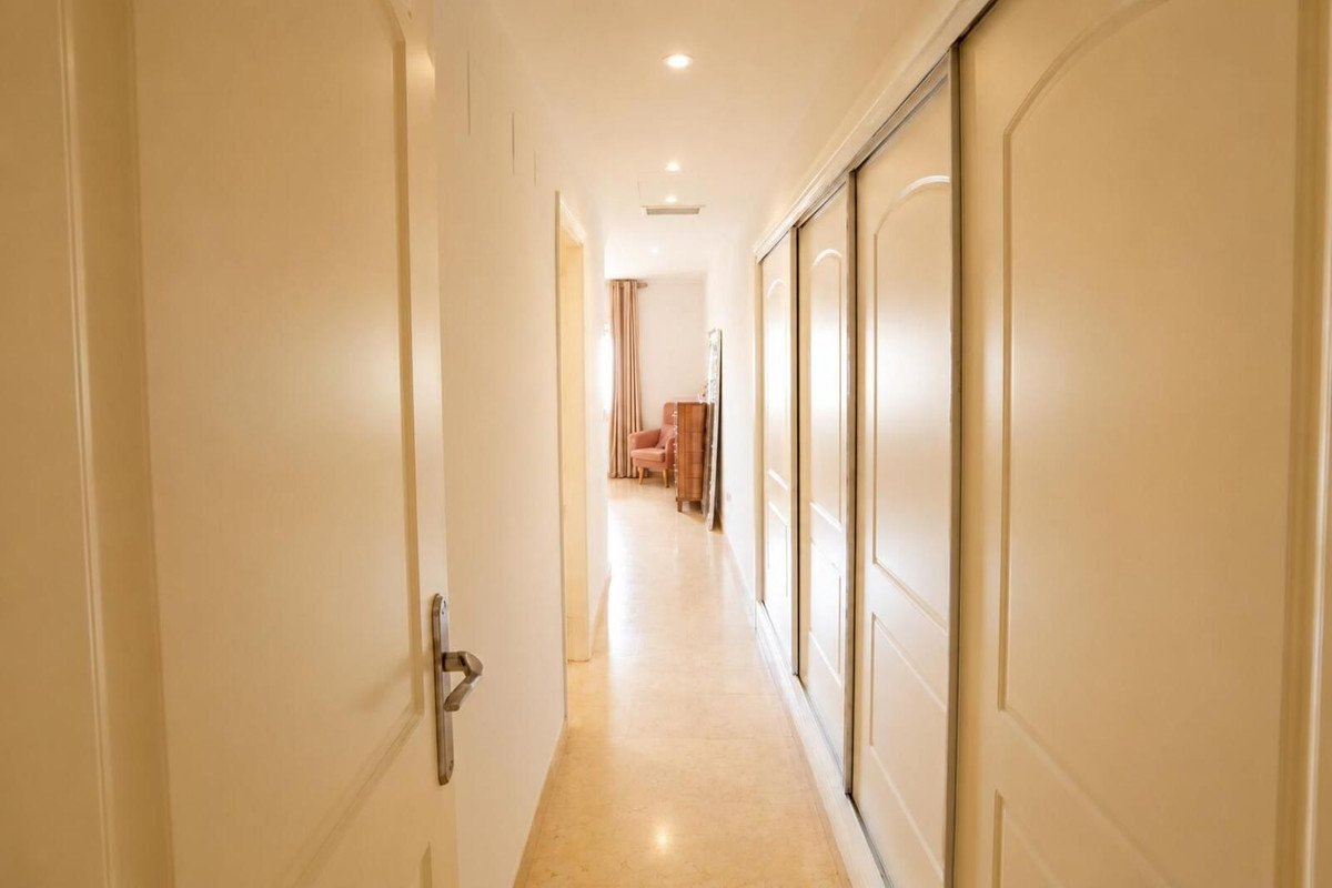 2 Bed Middle Floor Apartment in Elviria