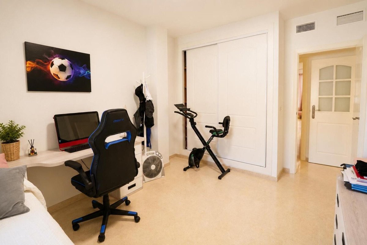 2 Bed Middle Floor Apartment in Elviria