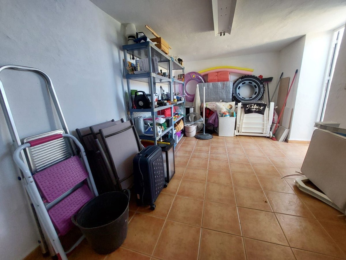 3 Bed Townhouse in El Paraiso