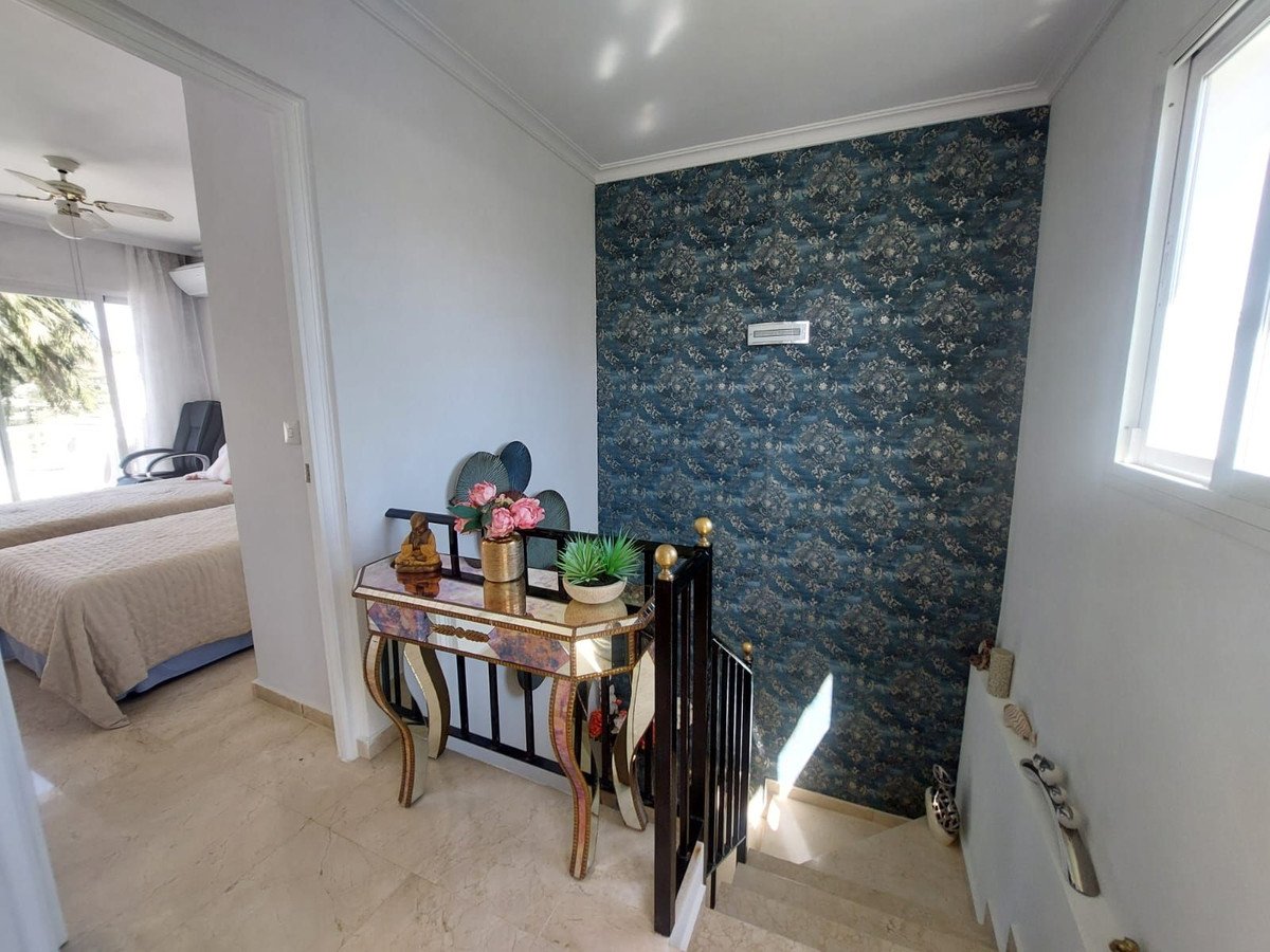 3 Bed Townhouse in El Paraiso