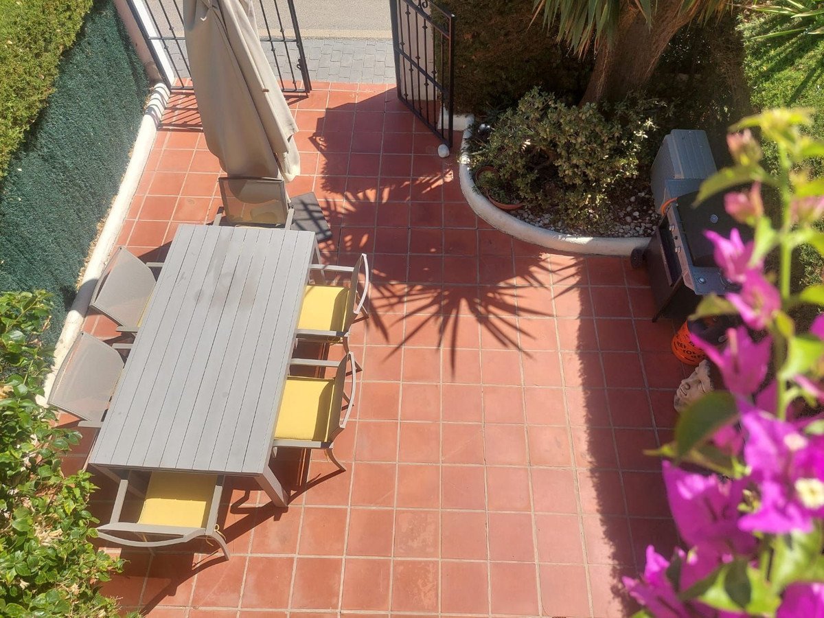 3 Bed Townhouse in El Paraiso