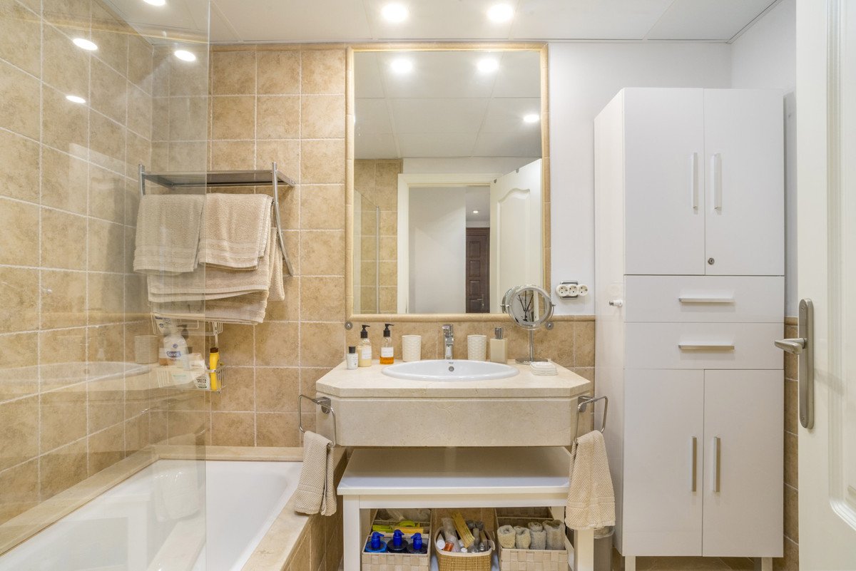 2 Bed Ground Floor Apartment in Estepona