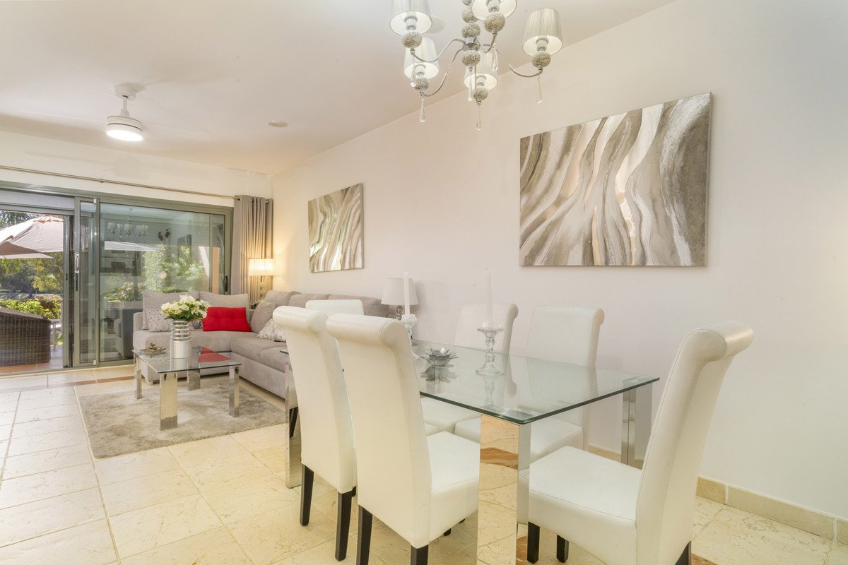 2 Bed Ground Floor Apartment in Estepona