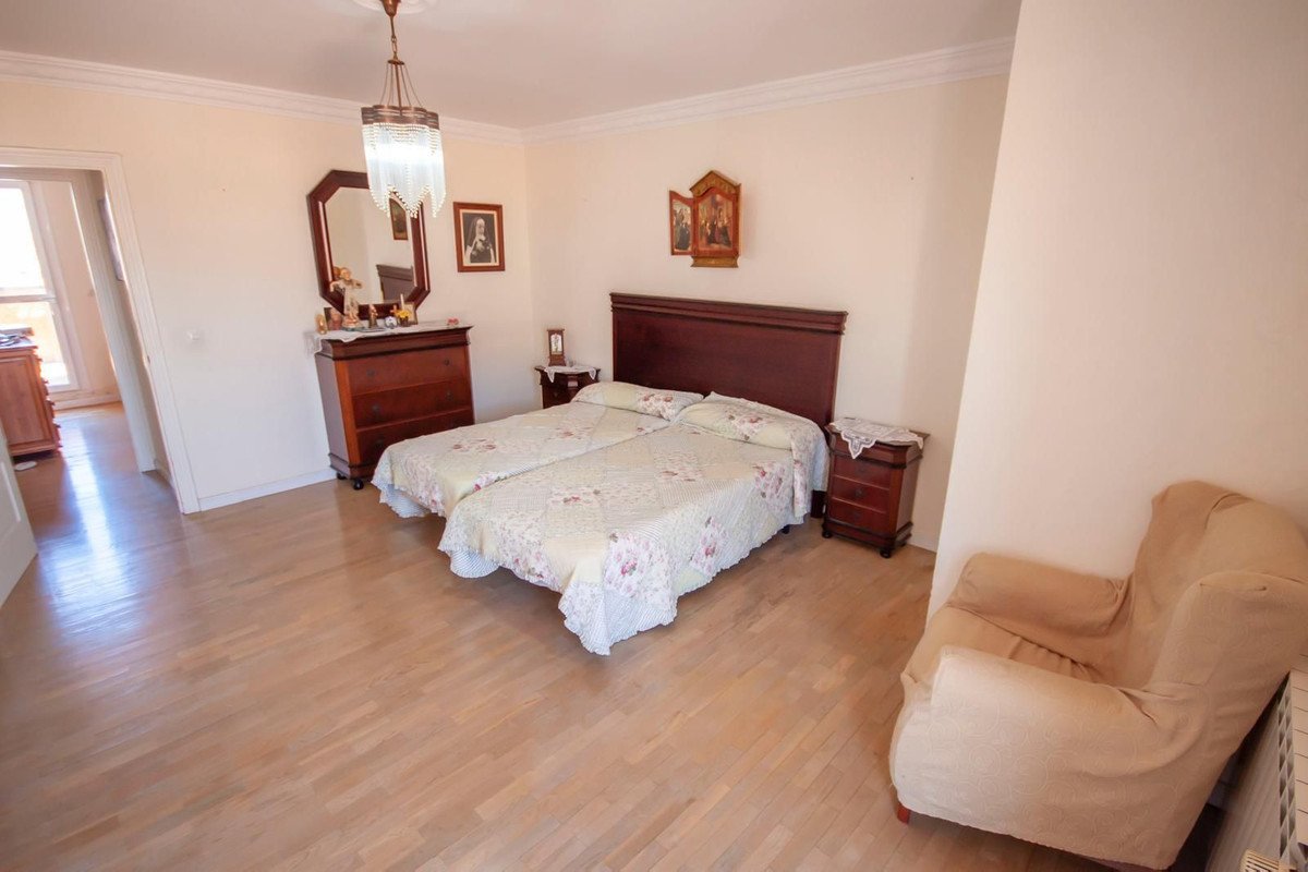 4 Bed Penthouse in Estepona