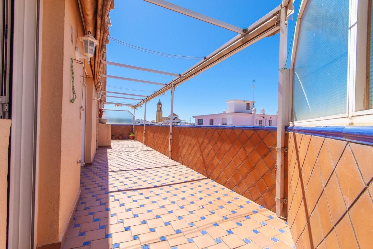 4 Bed Penthouse in Estepona