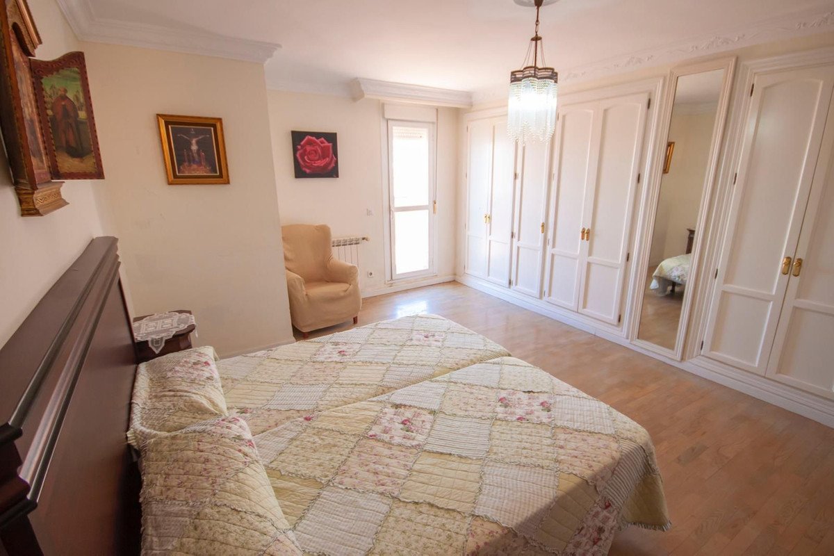 4 Bed Penthouse in Estepona