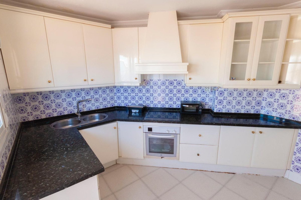 4 Bed Penthouse in Estepona