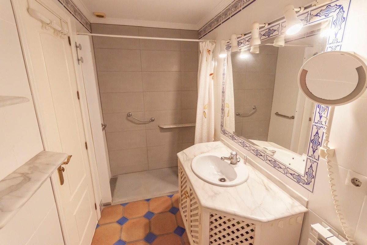 4 Bed Penthouse in Estepona