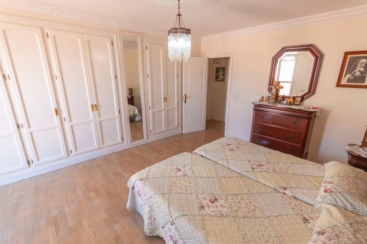 4 Bed Penthouse in Estepona