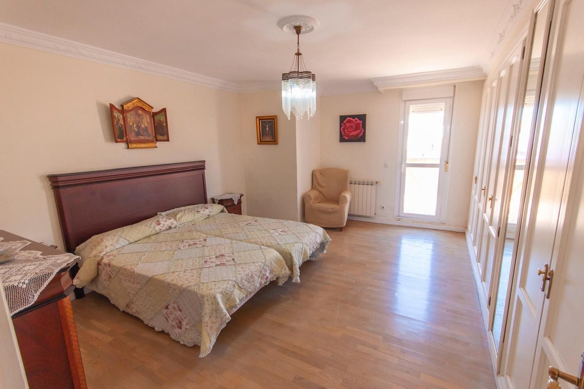 4 Bed Penthouse in Estepona