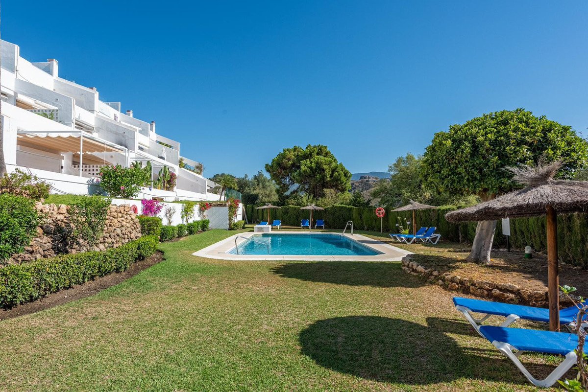 3 Bed Middle Floor Apartment in La Quinta