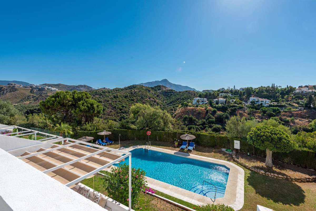 3 Bed Middle Floor Apartment in La Quinta