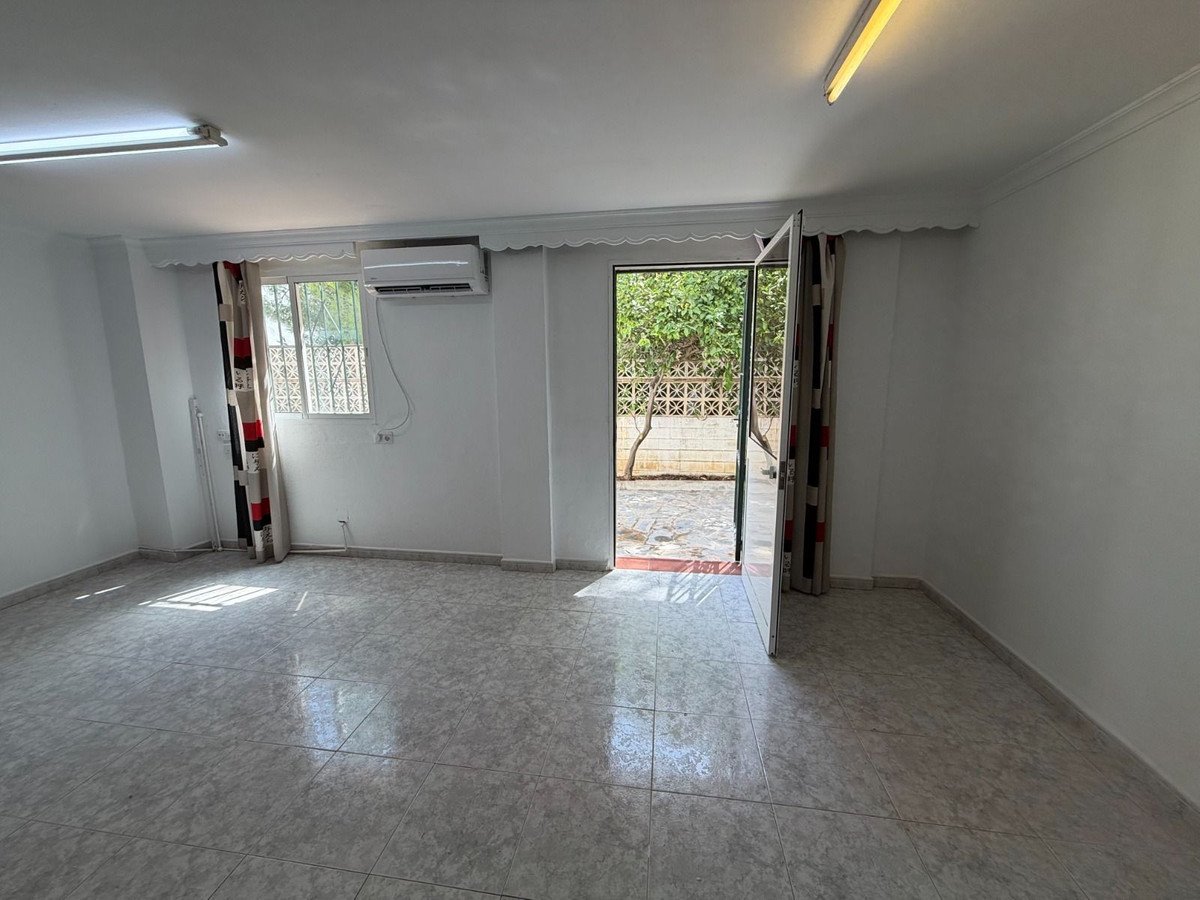 4 Bed Semi-Detached House in Marbella