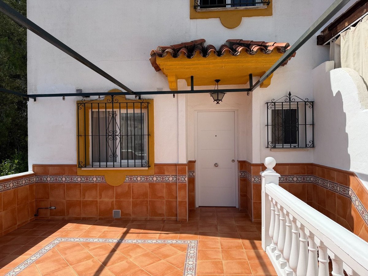 4 Bed Semi-Detached House in Marbella
