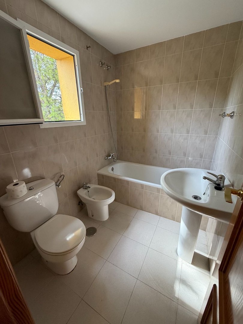 4 Bed Semi-Detached House in Marbella