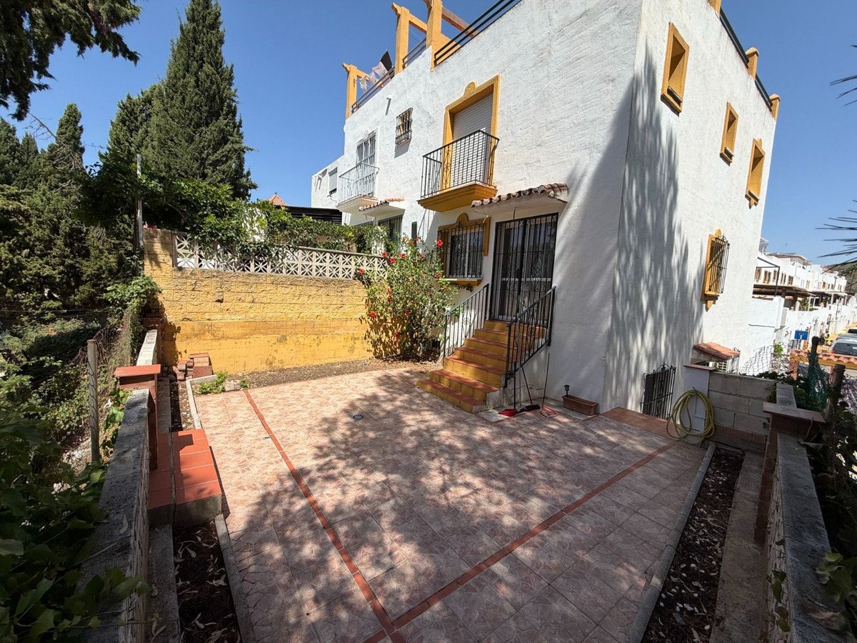 4 Bed Semi-Detached House in Marbella