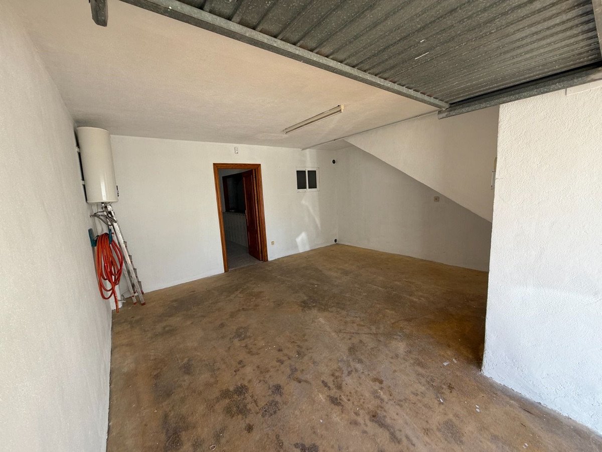 4 Bed Semi-Detached House in Marbella
