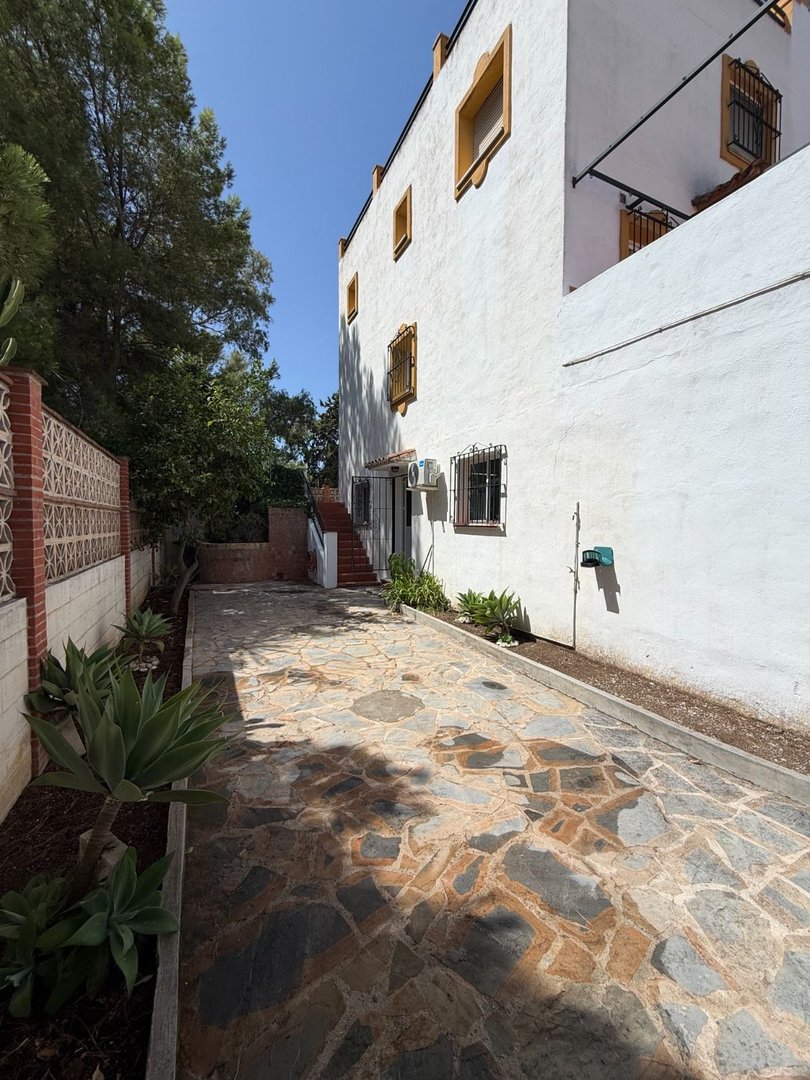 4 Bed Semi-Detached House in Marbella