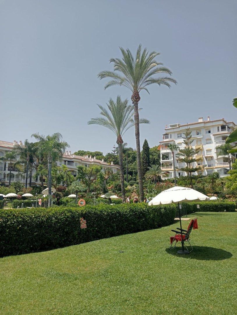 2 Bed Middle Floor Apartment in Marbella