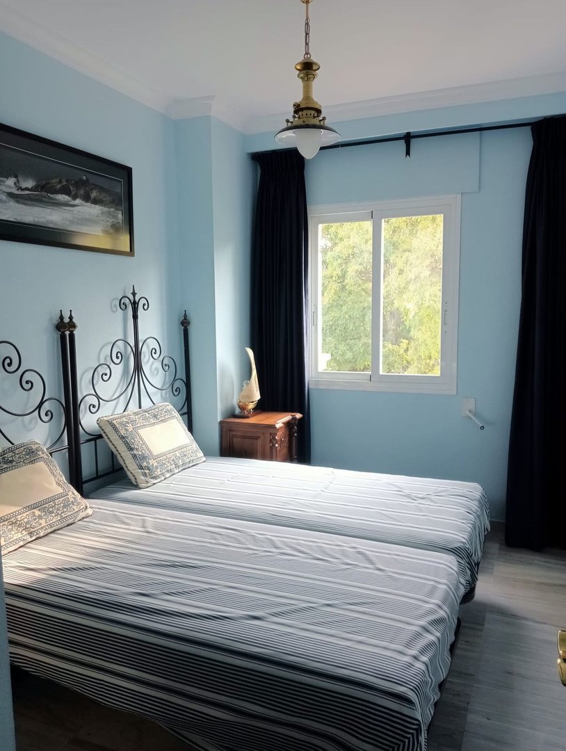 2 Bed Middle Floor Apartment in Marbella