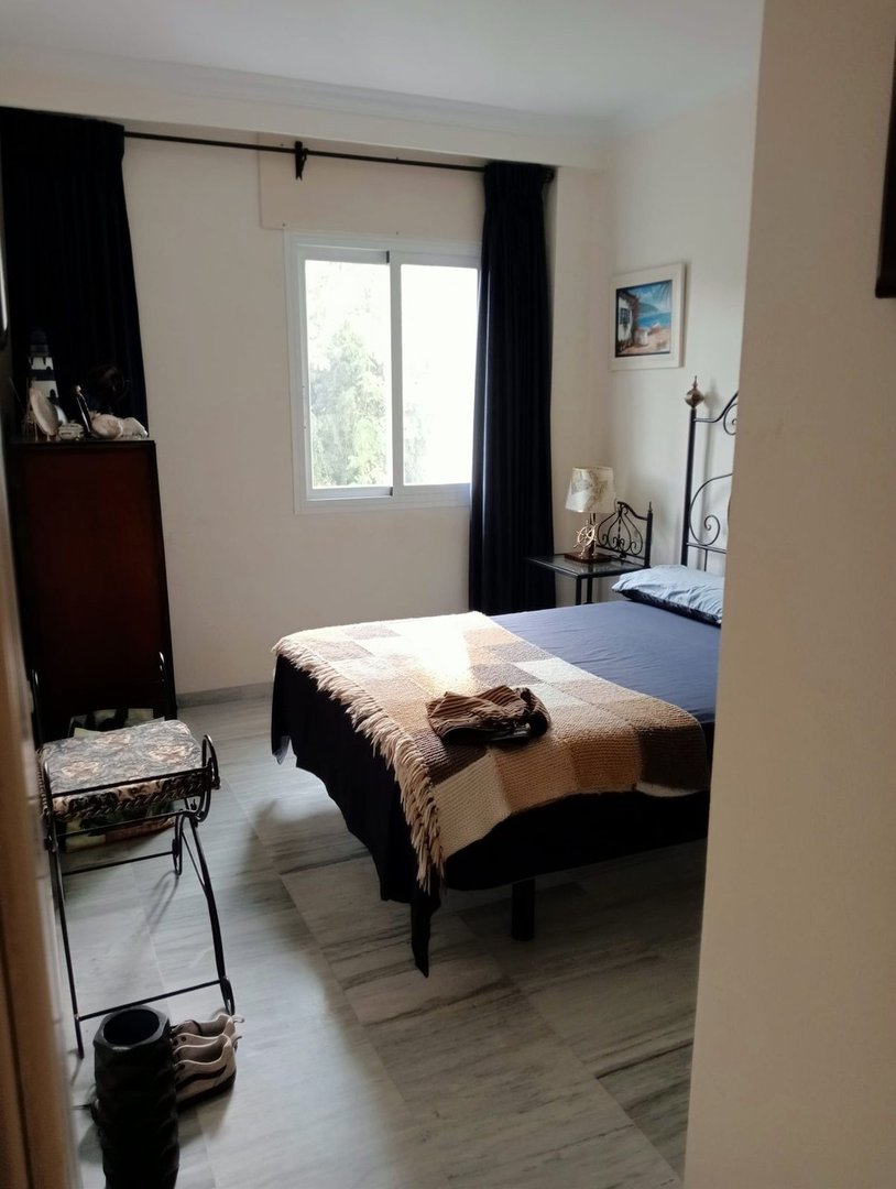 2 Bed Middle Floor Apartment in Marbella