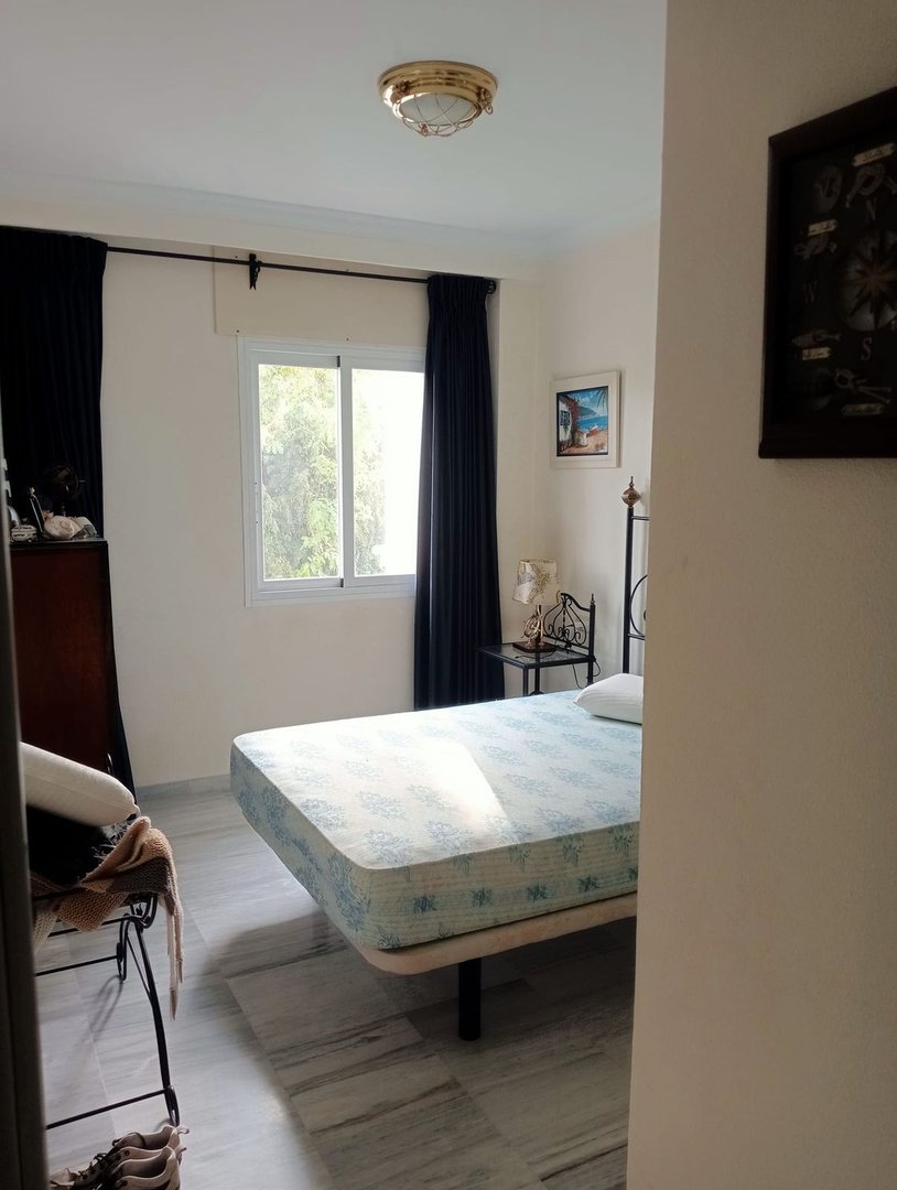 2 Bed Middle Floor Apartment in Marbella