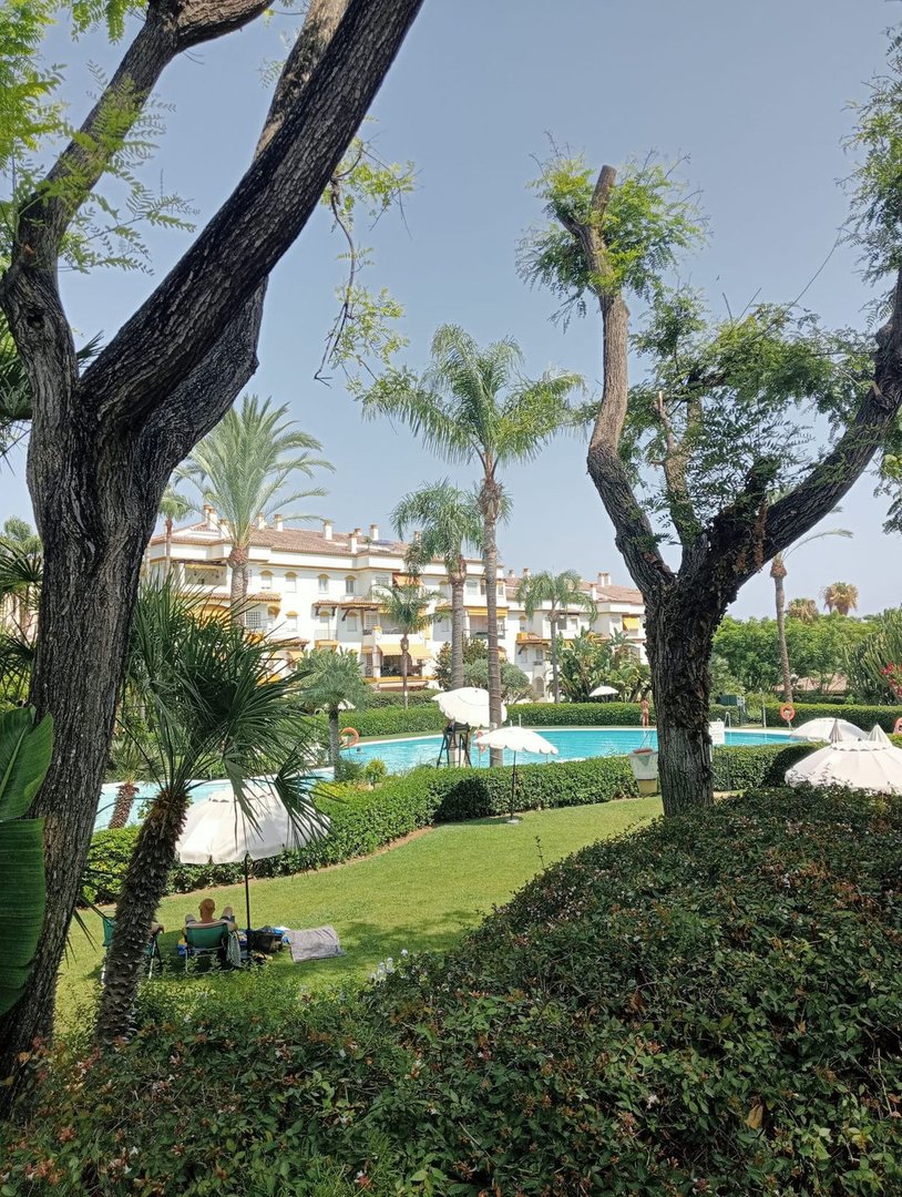 2 Bed Middle Floor Apartment in Marbella
