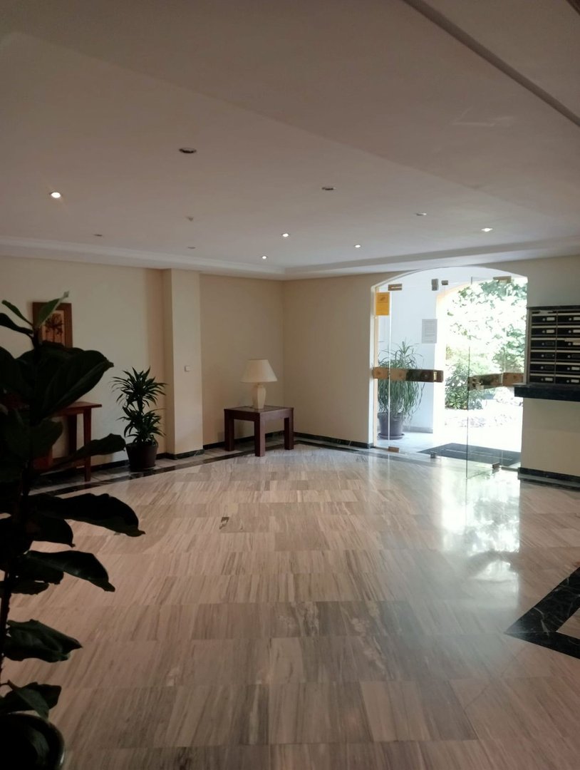 2 Bed Middle Floor Apartment in Marbella