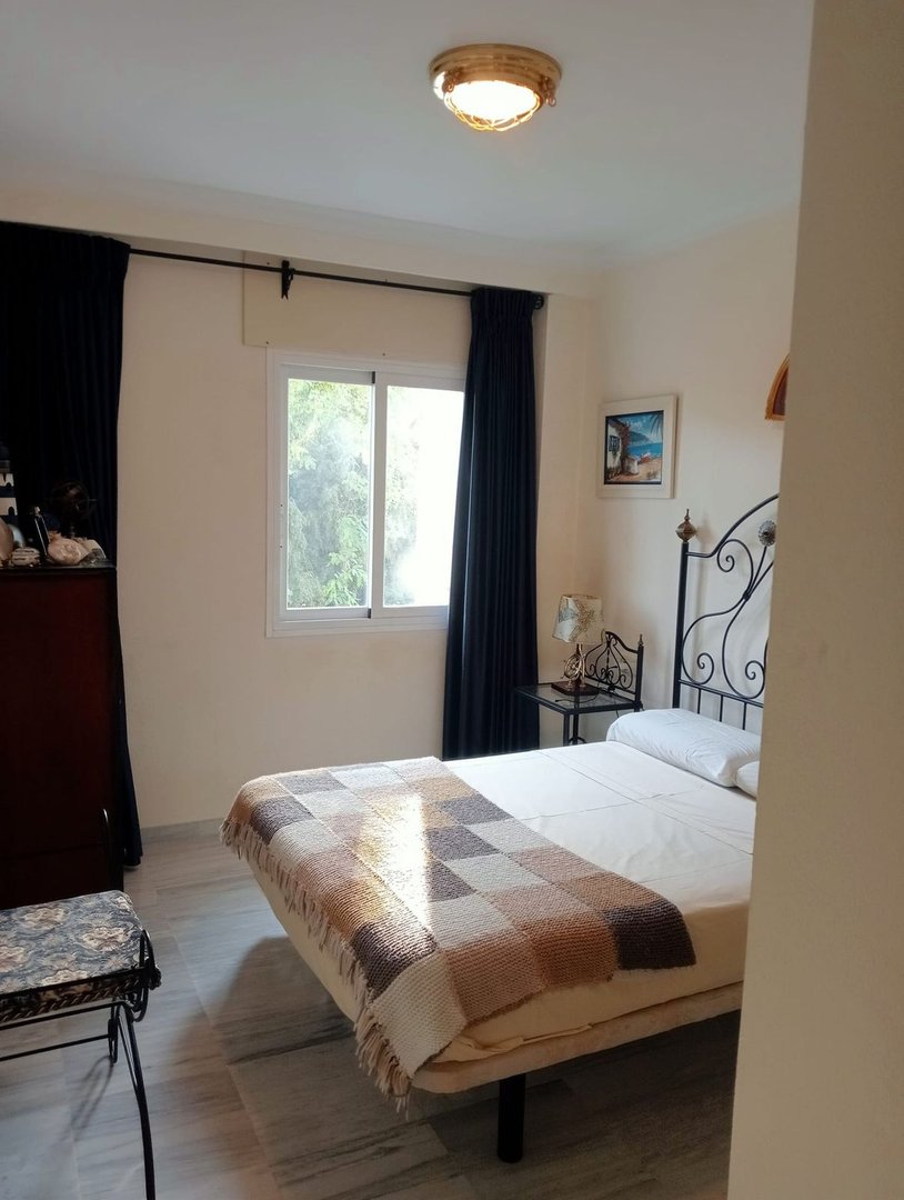 2 Bed Middle Floor Apartment in Marbella