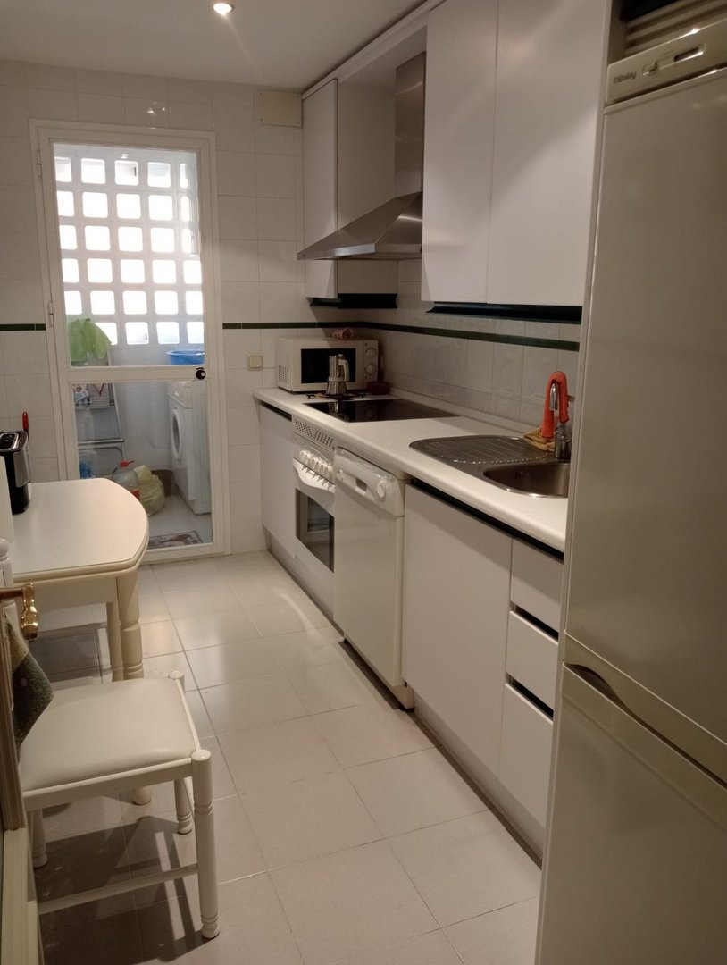 2 Bed Middle Floor Apartment in Marbella