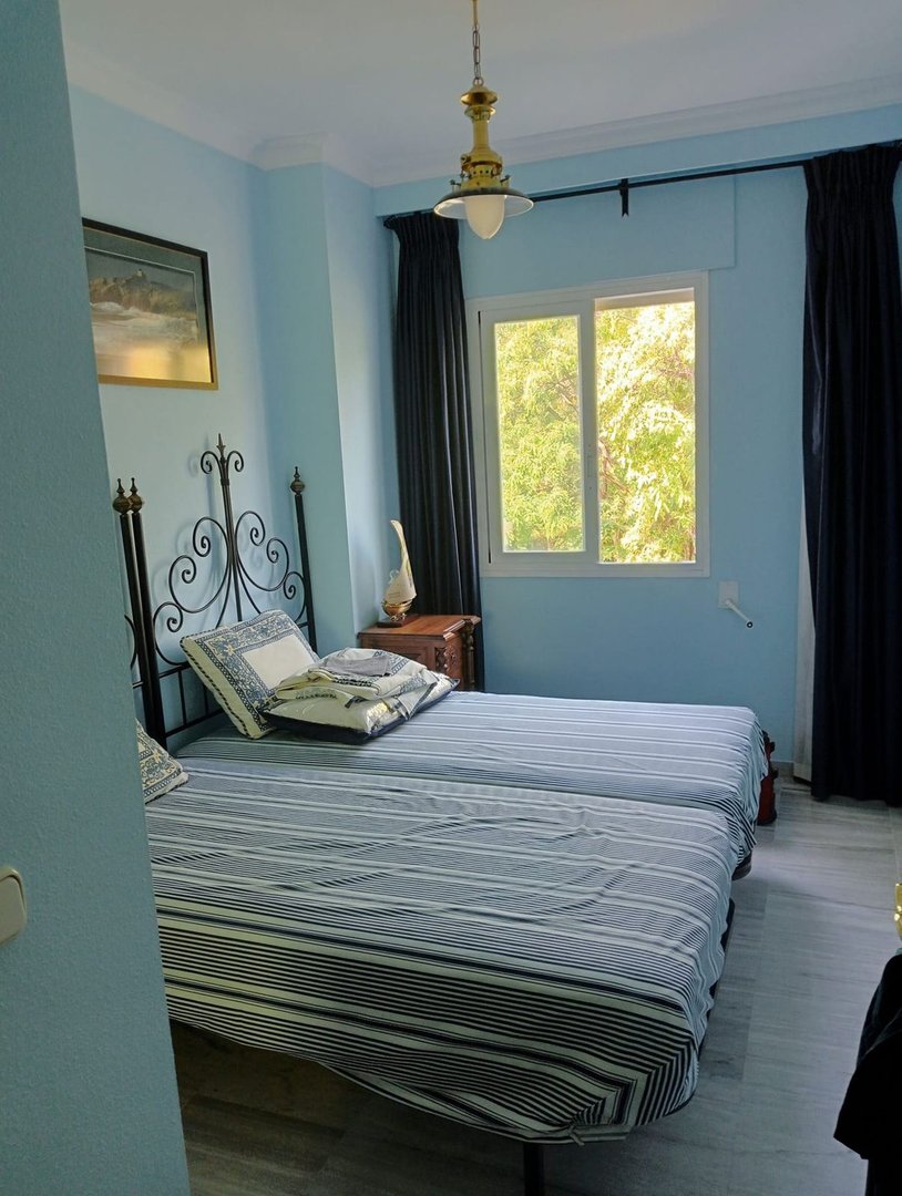 2 Bed Middle Floor Apartment in Marbella