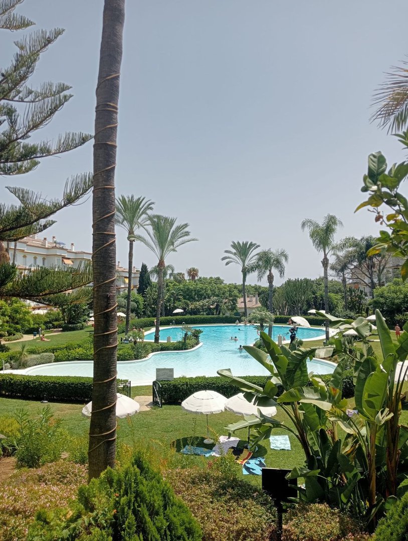 2 Bed Middle Floor Apartment in Marbella